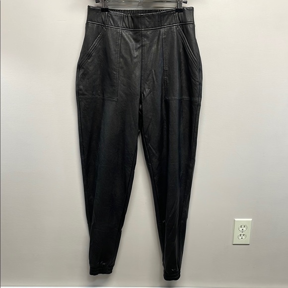 NWOT Spanx Faux Leather Jogger Pants Patch Pockets  S - Picture 1 of 16